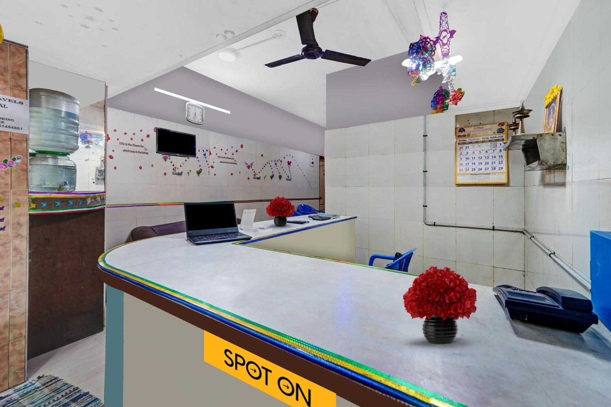 Spot On New Golden Star Guest House Near Thirumangalam Metro Station Chennai Exterior foto